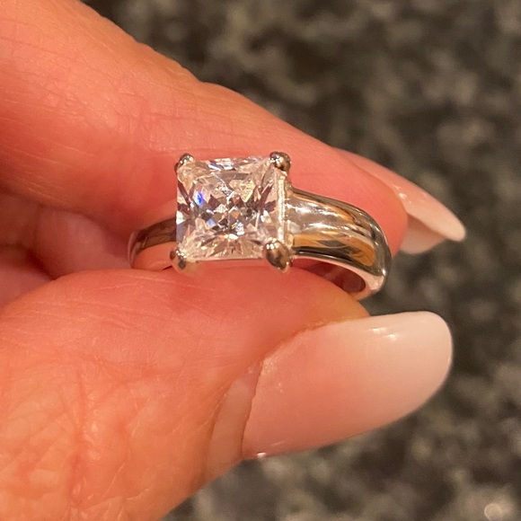 2CT Princess cut CZ Engagement Ring - Picture 8 of 16